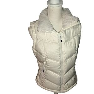 Beautiful Winter White Puff Vest with Fur Collar Zip up SZ Small